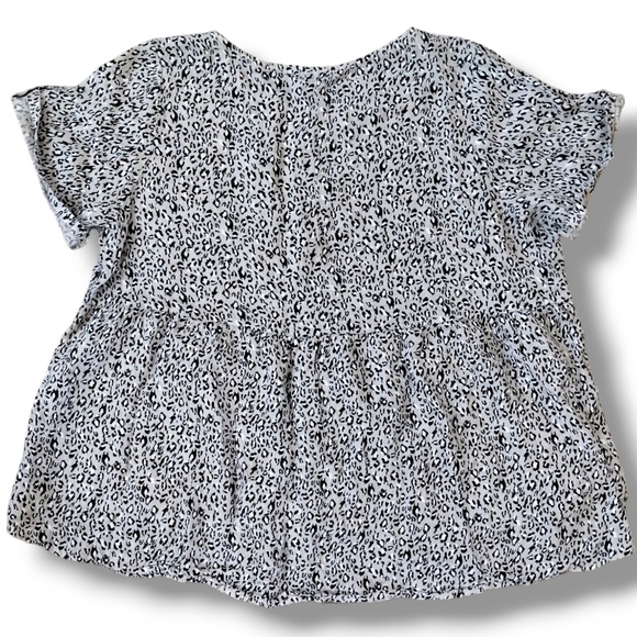 Linen Leopard Print Ruffle Hem Plus Top - Picture 2 of 7